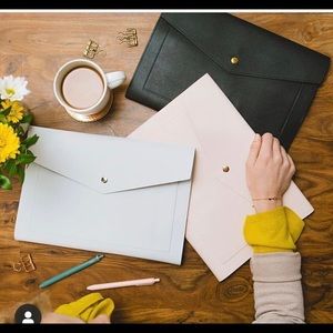 Glassladder and Co Megan Portfolio Clutch Black